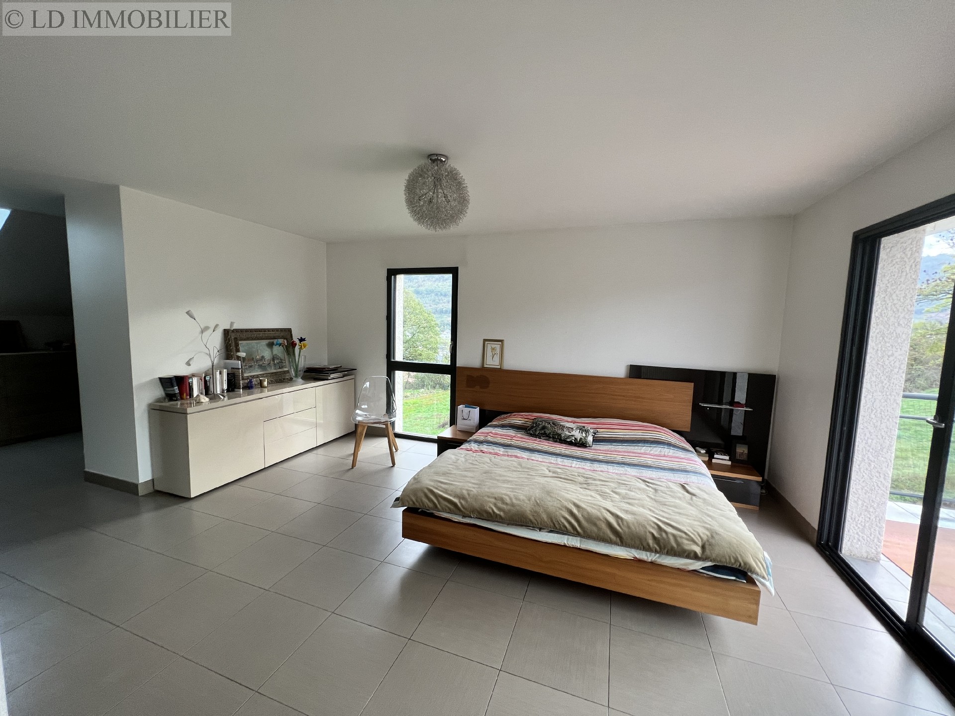 Vente maison  villa - CHALLES LES EAUX 230 m², 6 pièces
